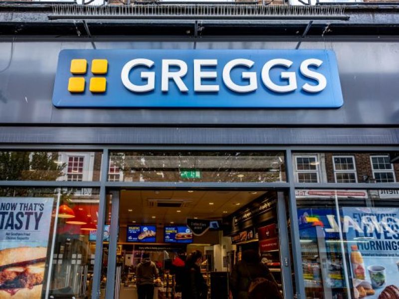 Największy FAN Greggsa w UK! Zobacz co zrobił, aby pokazać swoją miłość do sieciówki!