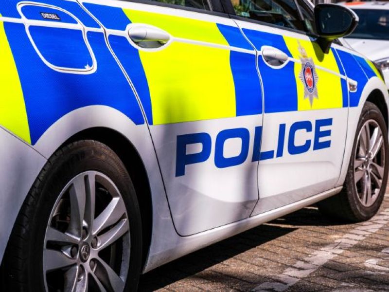Policja w UK poszukuje porywacza dzieci! Uciekł po tym, jak przechodnie zareagowali na jego zachowanie!
