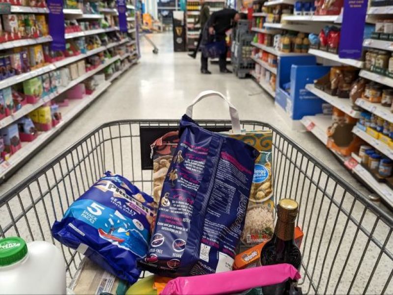 Sieć supermarketów w UK zapowiada zmiany dla klientów! Z jednej strony nowości, z drugiej usuwanie usług!