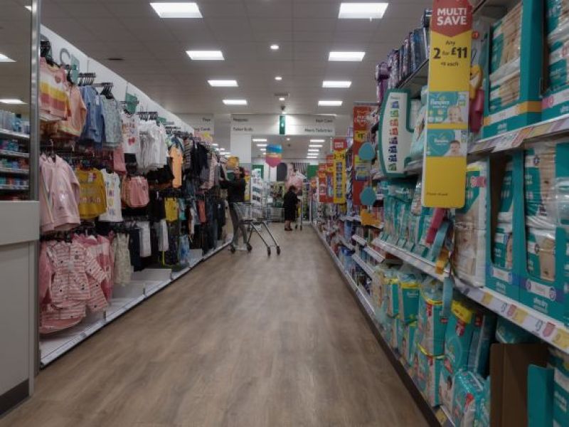 Komunikat znanego supermarketu w UK! Kilkadziesiąt punktów zostanie na stałe zamkniętych!