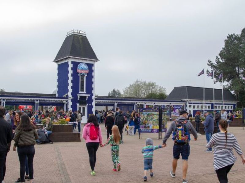 Jeden z najpopularniejszych parków rozrywki w UK musiał podjąć stanowczą decyzję! Zamknięcie atrakcji od razu po otwarciu!