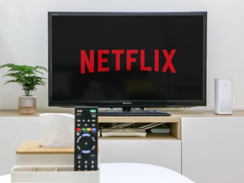 Nieoczekiwany PROBLEM z TV Licence! Za oglądanie Netflixa można dostać teraz karę w wysokości 1000 funtów!