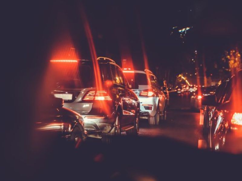 Rząd Wielkiej Brytanii zabiera się za oślepiające kierowców światła w samochodach!