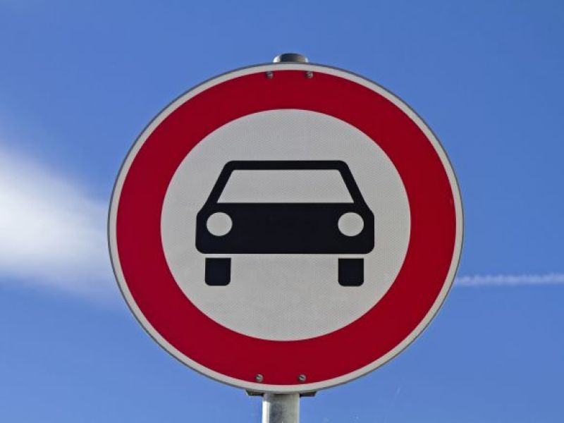 Kierowcy w UK otrzymują zakazy prowadzenia aut na brytyjskich drogach! DVLA podało szokujące dane!