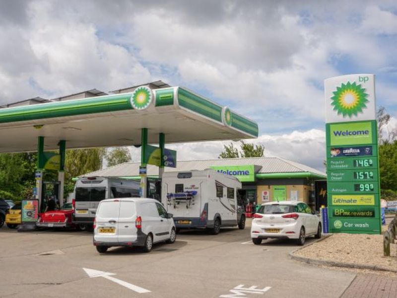 Nie tego oczekiwali kierowcy w UK! Ceny na stacjach w górę!