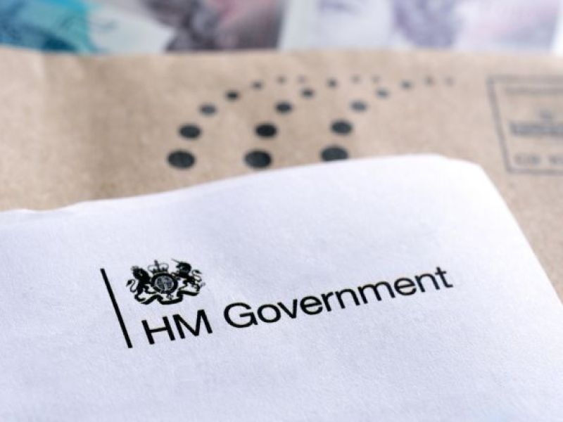Zmiana wypłat dla milionów osób w UK! Spodziewaj się listu od rządu!