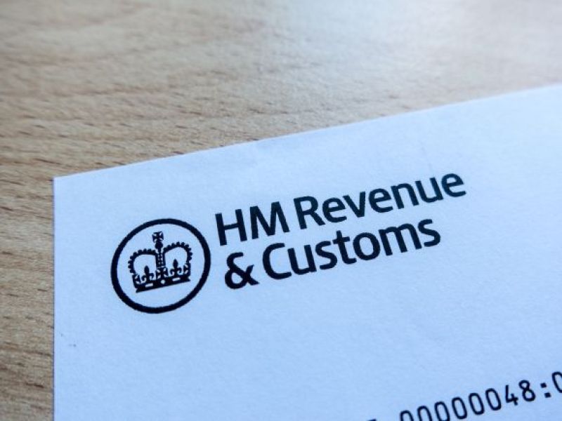 HMRC kontaktuje się z mieszkańcami Wysp! Średnio rząd wypłaci ludziom prawie 8 tysięcy funtów!