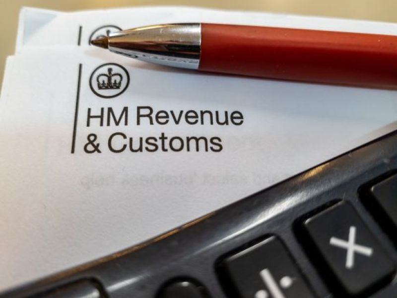 HMRC wysyła pilne listy do mieszkańców Wysp! Jeśli masz takie oszczędności to możesz spodziewać się kontaktu!