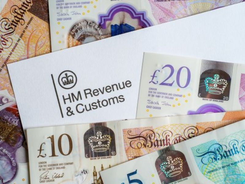 Część pracowników w UK może odzyskać pieniądze od HMRC! Nawet kilkaset funtów - sprawdź, czy to Cię dotyczy!