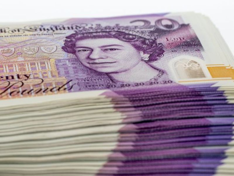 Nawet 1200 funtów dodatku już od niedzieli dla większej liczby osób pobierających zasiłki w UK!