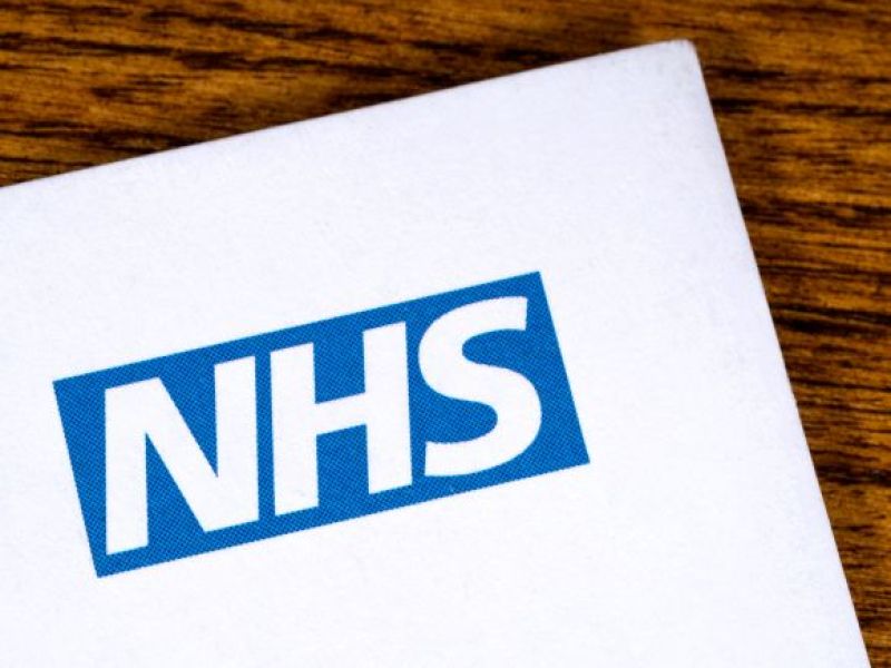 NHS publikuje nową listę objawów! KAŻDY powinien zwracać na nie uwagę!