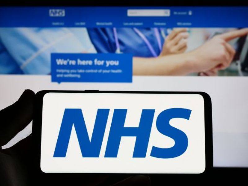 Szykuje się przełom w NHS! Zaproponowano 'SUPER-LEK' na 'SUPER-BAKTERIĘ'!