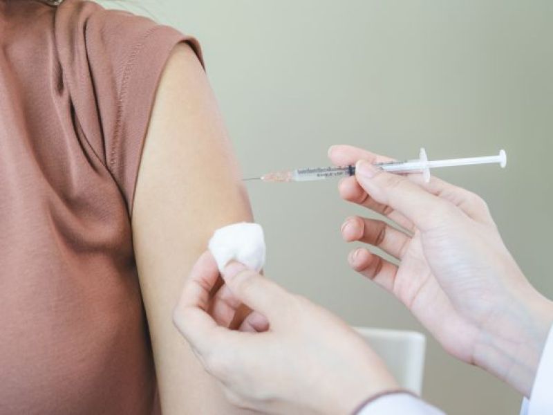 Rewolucyjna szczepionka wprowadzana przez NHS! Osoby potrzebujące mają mieć do niej przyspieszony dostęp!