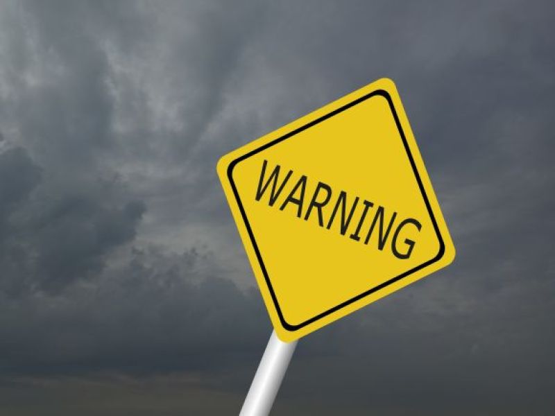 Żółte alerty Met Office! Problemy transportowe w UK - odwołania i opóźnienia samolotów i pociągów!