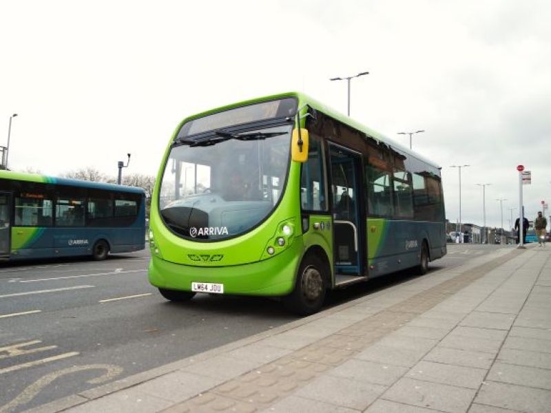 Zmniejszona dostępność autobusów w UK! Komunikacją miejską dojedziesz w coraz mniej miejsc!