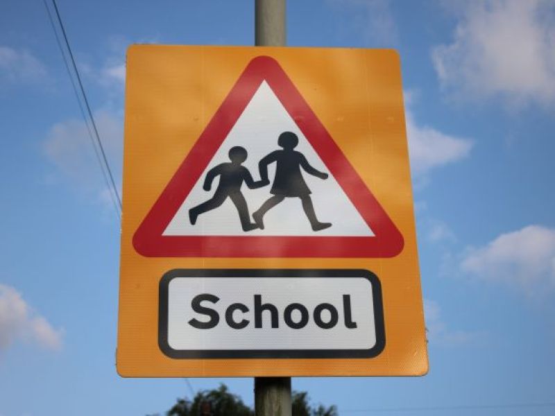 UK: Rusza nowy program rządowy dla uczniów! Sprawdź, czy dotyczy to szkoły Twojego dziecka!