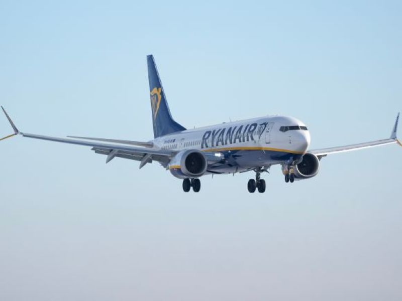 O KROK OD KATASTROFY nad brytyjskim lotniskiem! Samolot Ryanair lecący z Polski omal nie zderzył się z helikopterem!