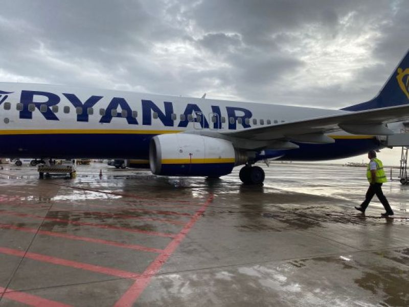 Władze Ryanair wściekłe na brytyjski urząd! Lot do Wielkiej Brytanii ZABLOKOWANY przez pobrexitowe przepisy!