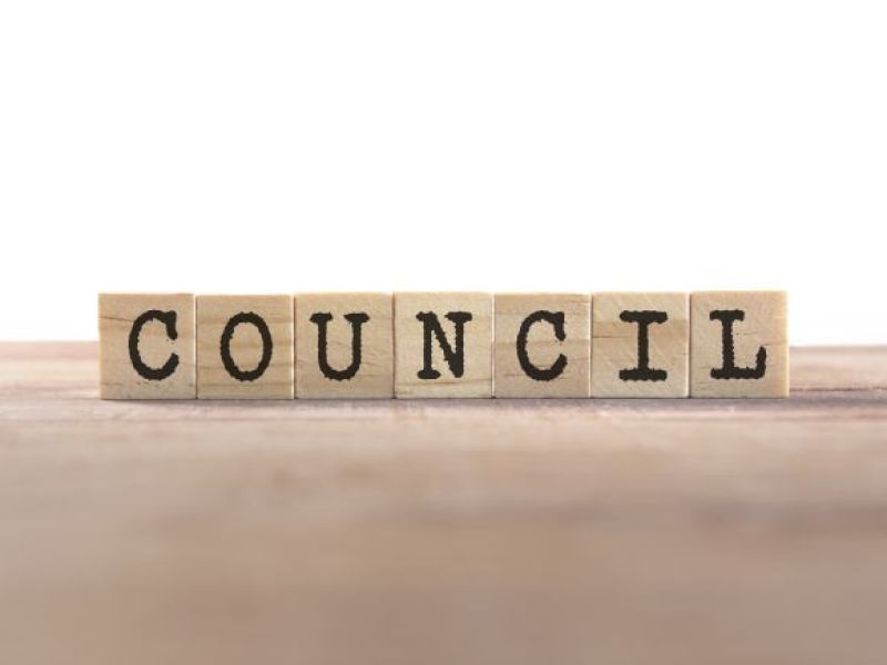 UK: Rachunki w górę, a usługi w dół! Councile łatają dziury budżetowe kosztem mieszkańców!