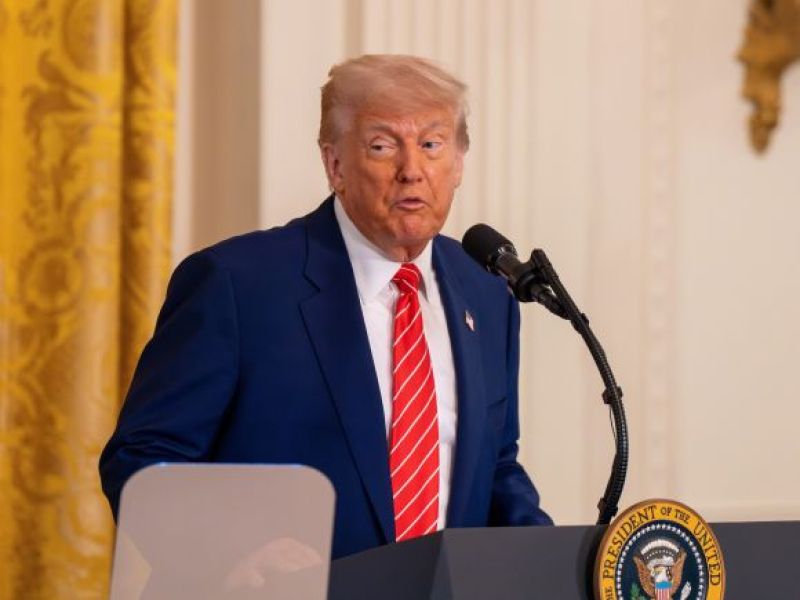 Trump znowu straszy Europę! Nowa wojna celna amerykańsko-europejska!