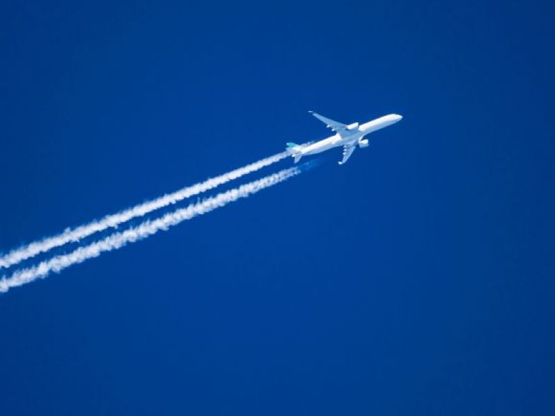 Alarm medyczny na pokładzie tanich linii lecących do UK! Pilot zarządził zmianę trasy i lądowanie awaryjne!
