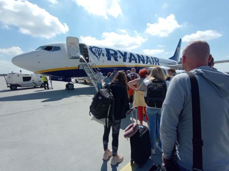 Opłaty za bagaż w Ryanair BEZPRAWNE! Sądowa decyzja wymusza oddanie pieniędzy!