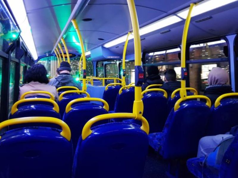 UK: Darmowe autobusy przez wakacje dla najmłodszych!
