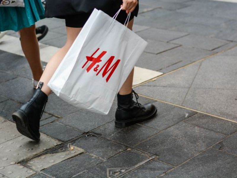 Oddaj stare ubrania i zyskaj vouchery na zakupy w sieć H&amp;M w UK!