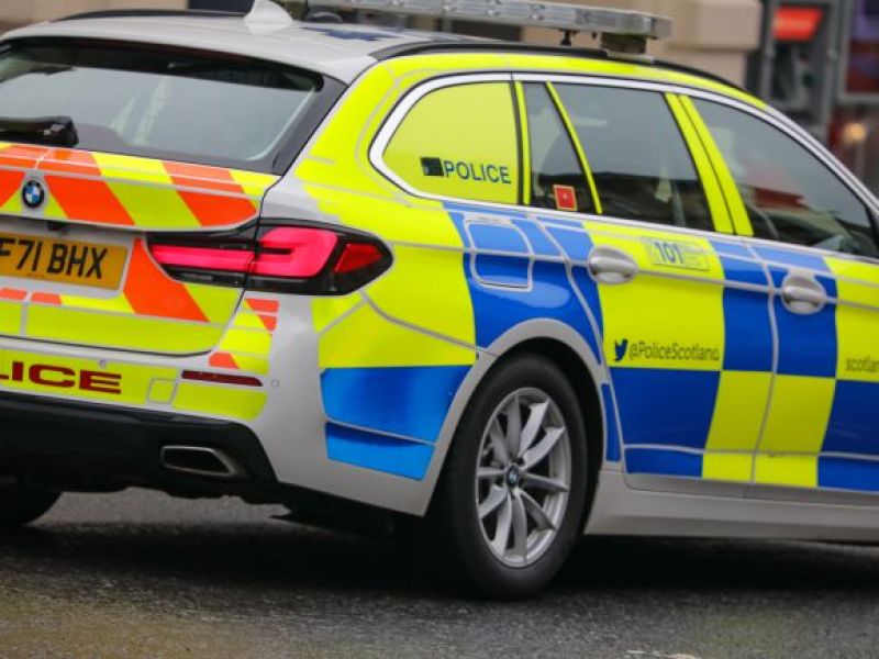 UK: Podpalenia aut i ataki na prywatne mieszkania! Policja reaguje - wyrywkowe kontrole i wizyty w domach!