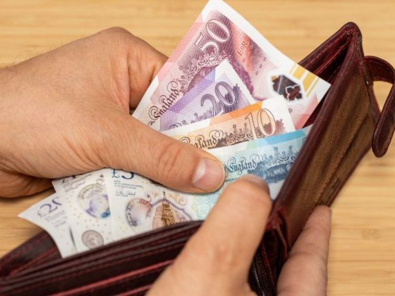 Kontrowersyjny nowy pomysł rządu UK! Kto otrzyma świadczenie, ten będzie musiał je później zwrócić!