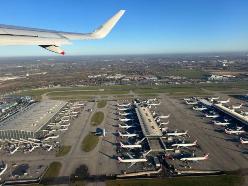 Popularne lotnisko w UK ze specjalnym komunikatem do pasażerów! Stosuj się do tych zasad!