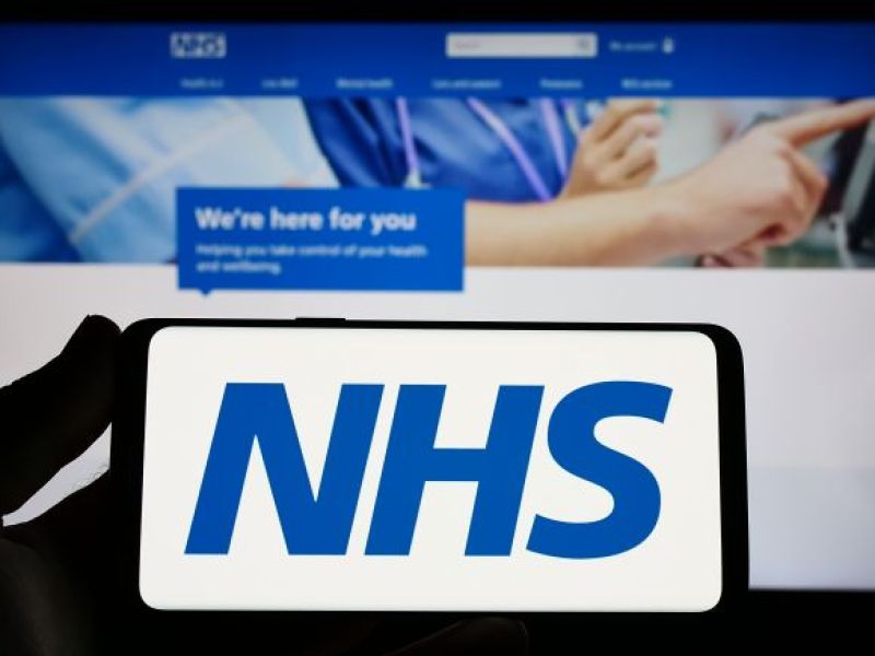 NHS pilnie kontaktuje się z kobietami! Popularne leki JEDNAK nie powinny być zażywane w takich sytuacjach!