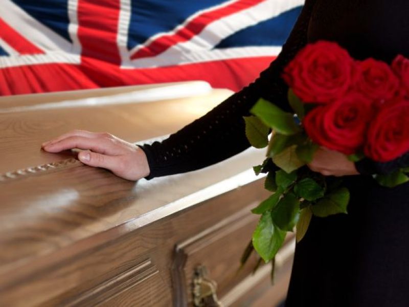 Nowa kontrowersyjna metoda pochówku może pojawić się w UK! Wielu osobom się ona nie spodoba...