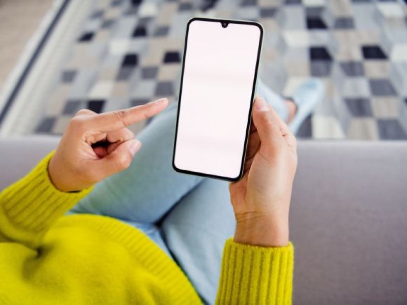 UWAŻAJ! Planujesz wypad za granicę w wakacje? Korzystanie z telefonu może być kosztowne...