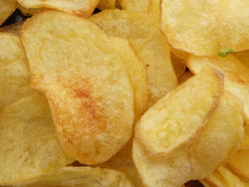 Lubisz chipsy? Lepiej nie przekraczaj tej ilości, jeśli chcesz dbać o zdrowie!