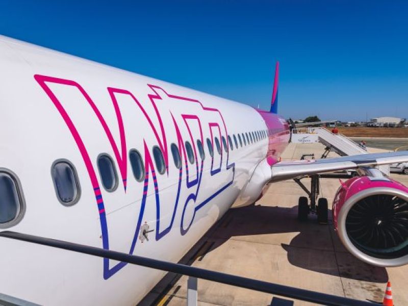 Wizz Air zmuszony do zmian w regulaminie! Tanie linie lotnicze zobowiązane do zwrotu milionów!