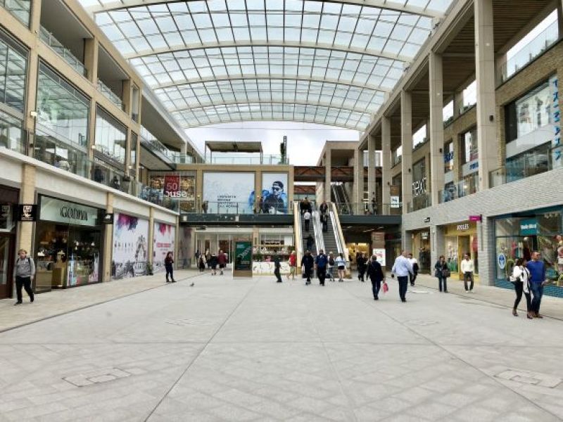 UK: Pożegnanie popularnego centrum handlowego! Jego miejsce zastąpią... laboratoria!