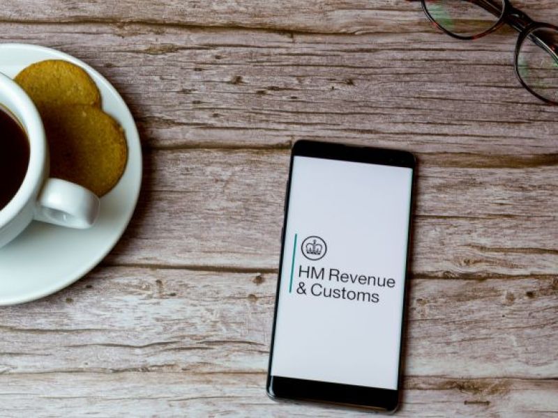 UWAGA - HMRC sprawdzi Twoje social media! Tak można stracić swoje benefity!