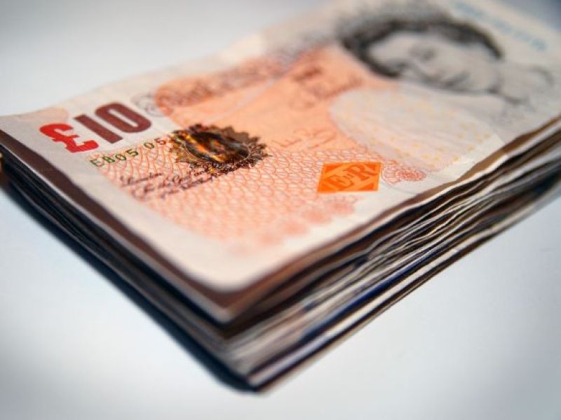Oszczędzasz pieniądze w UK? Lepiej pamiętaj o zobowiązaniach podatkowych!