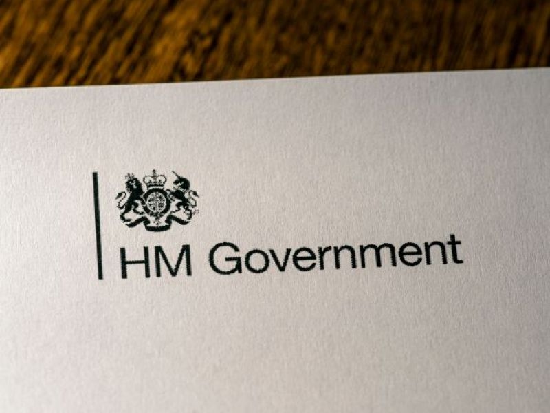 Rząd UK przeliczył się! Zmiana w systemie podatkowym wykorzystywanym przez obcokrajowców!