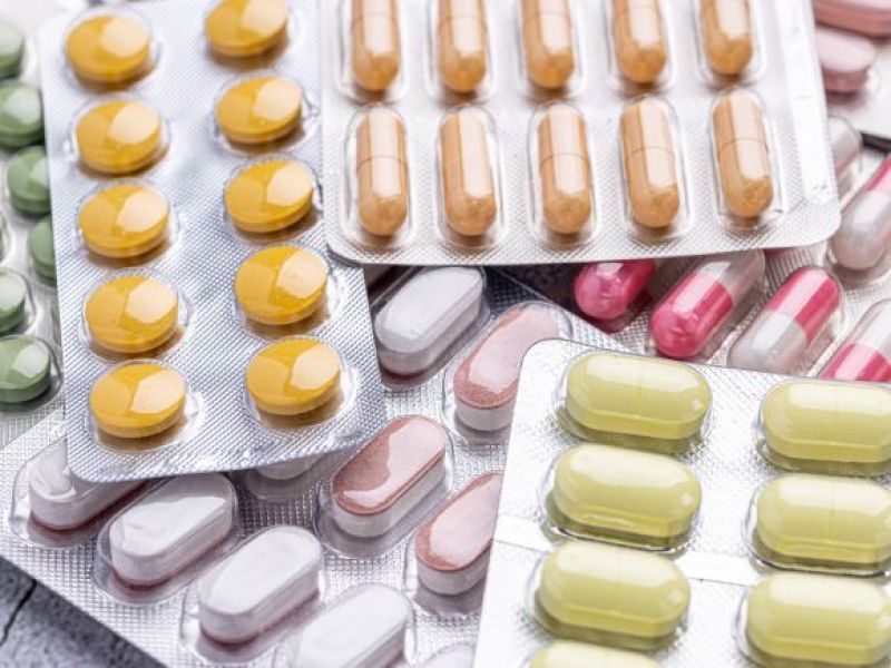 Planujesz zabrać ze sobą leki na wakacje? Upewnij się czy możesz - inaczej czekają Cię poważne problemy na granicy!
