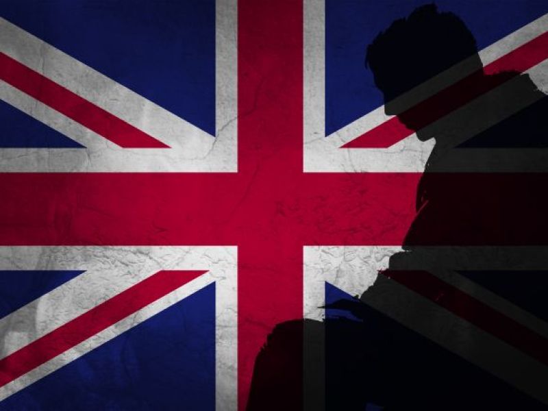 Rząd UK już nie może tego ukrywać! Wielki wyciek wrażliwych danych - władze brytyjskie zmuszone do relokacji na Wyspy tysięcy migrantów!