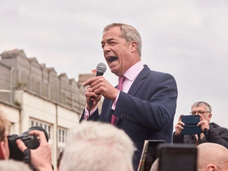 Kontrowersyjne wypowiedzi w partii Reform UK! Strzelać od razu, gdy to potrzebne!