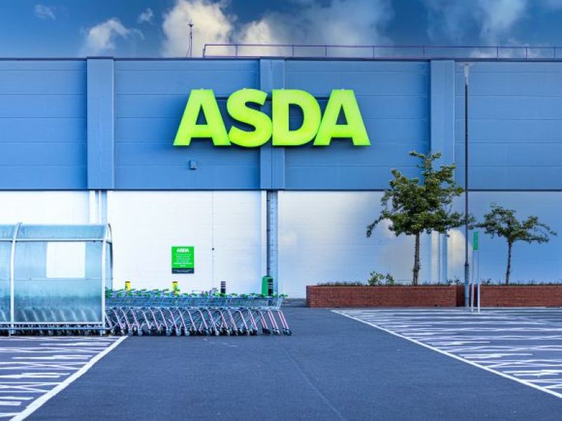Napad z bronią w ręku w supermarkecie Asda w UK! Co najmniej 1 ofiara śmiertelna - wielka akcja policji