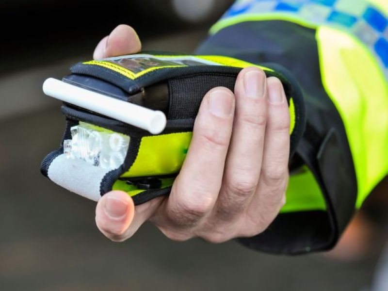 UK: Nowy sposób walki z pijanymi kierowcami! Policja będzie badać alkomatem pasażerów lotniczych po wylądowaniu na lotnisku!