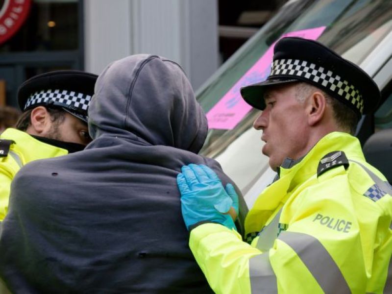 Niepokojące sceny w popularnym parku w UK! Mężczyzna zatrzymany i oskarżony o próbę porwania dzieci!