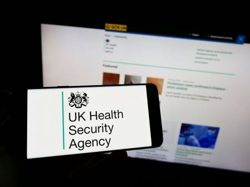 Wyjeżdżasz z UK na wakacje? Oto najnowsze zalecenia zdrowotne od brytyjskich służb