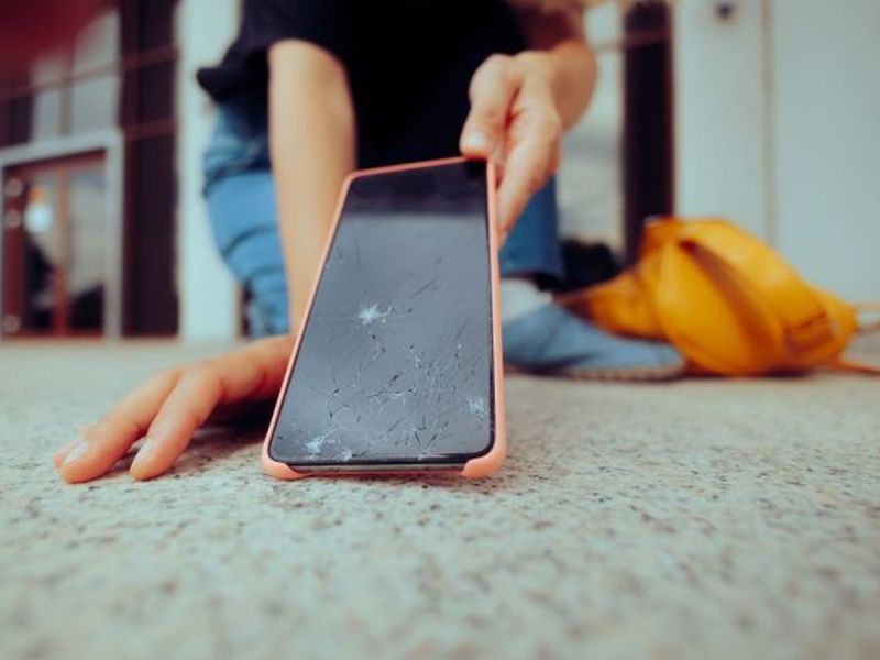 Przełomowy wyrok w UK! 150 tysięcy funtów odszkodowania za poważną awarię telefonu!
