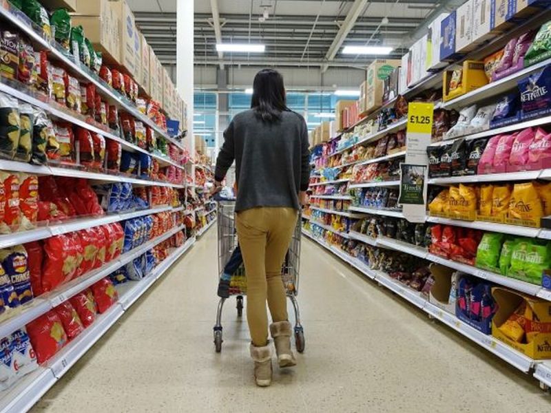 WTOPA sieci supermarketów w UK! Skandaliczny spadek oceny higieny - pleśń i bród na półkach z żywnością!