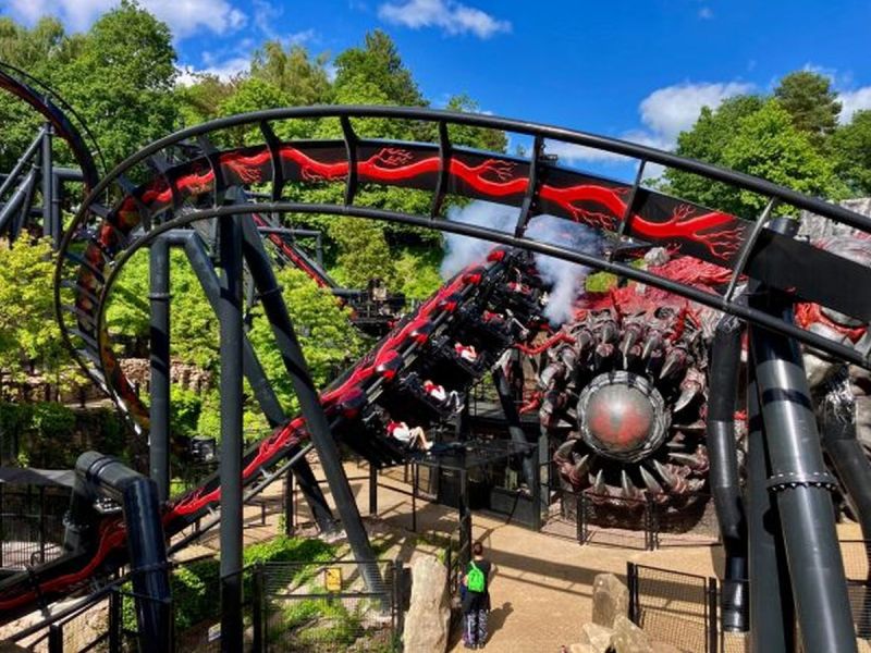 PILNE: Ewakuacja Alton Towers! Ogień w parku rozrywki - zamieszanie wśród gości!